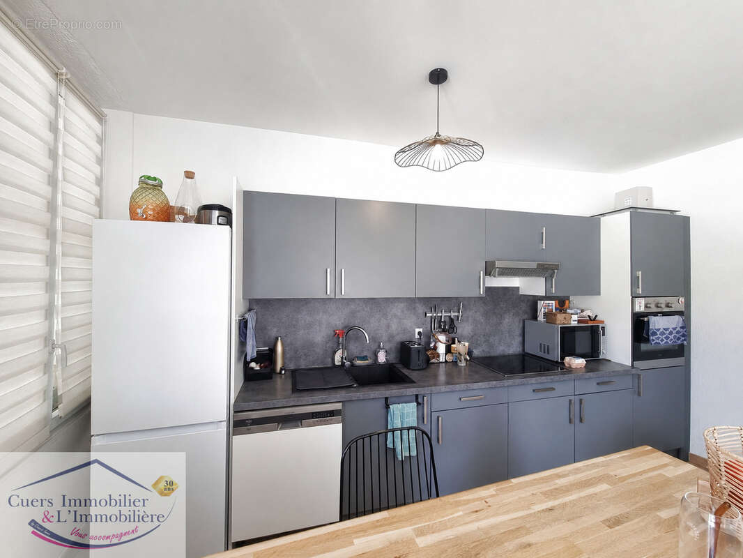 Appartement à SOLLIES-PONT