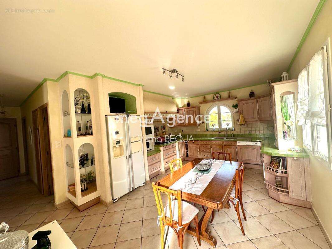 Maison à PONT-SUR-YONNE