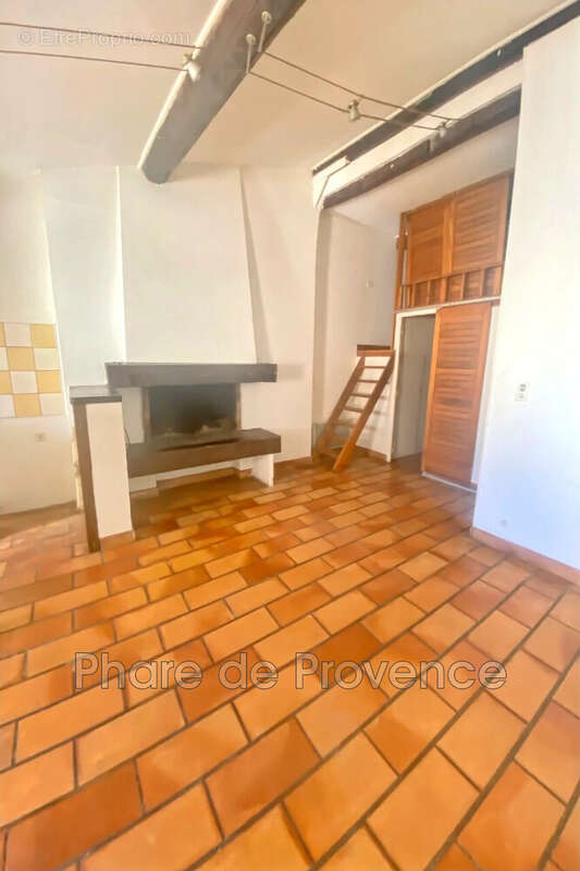 Appartement à MARSEILLE-2E
