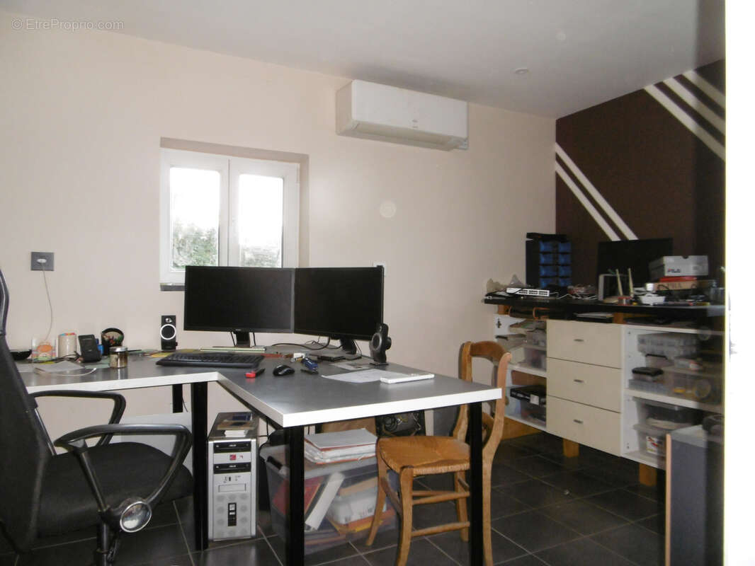 Maison à SAINT-CHRISTOPHE-EN-BRIONNAIS