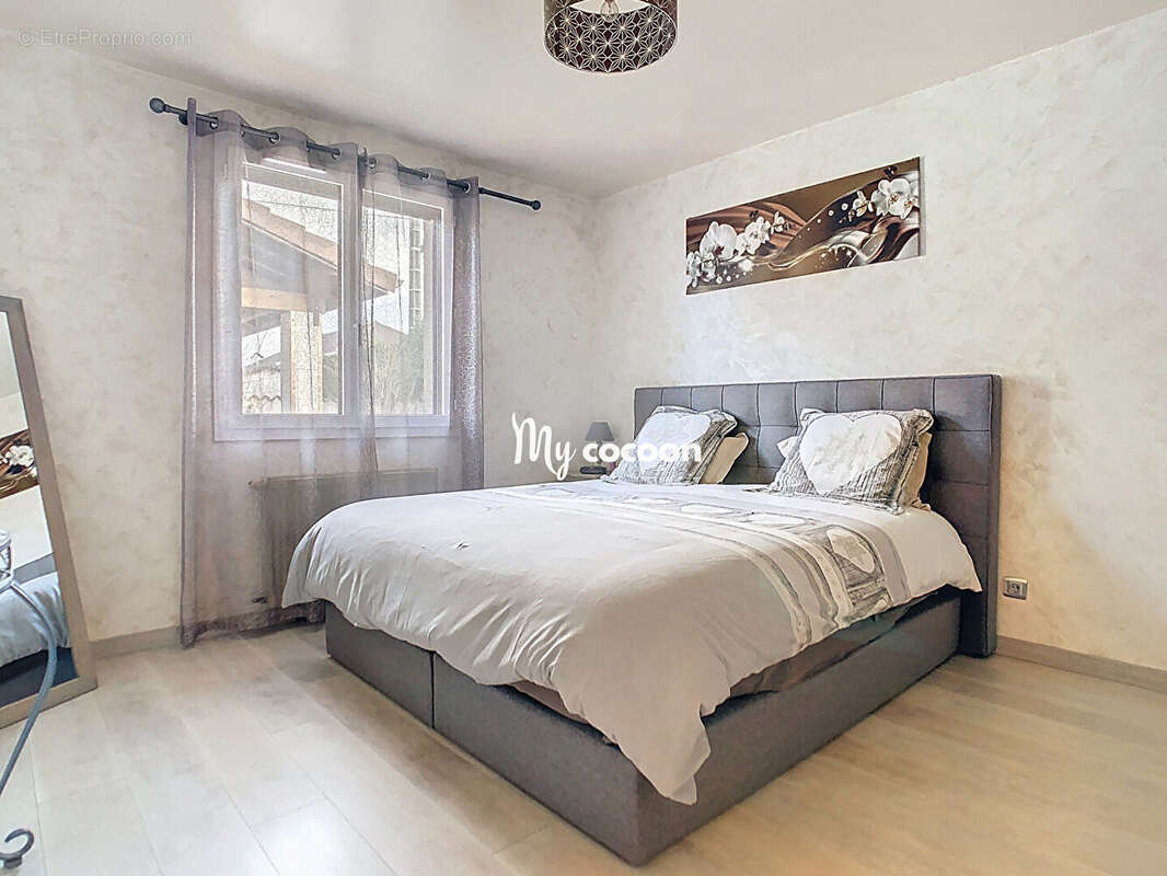 Maison - T5 - 141 m² - photo 16