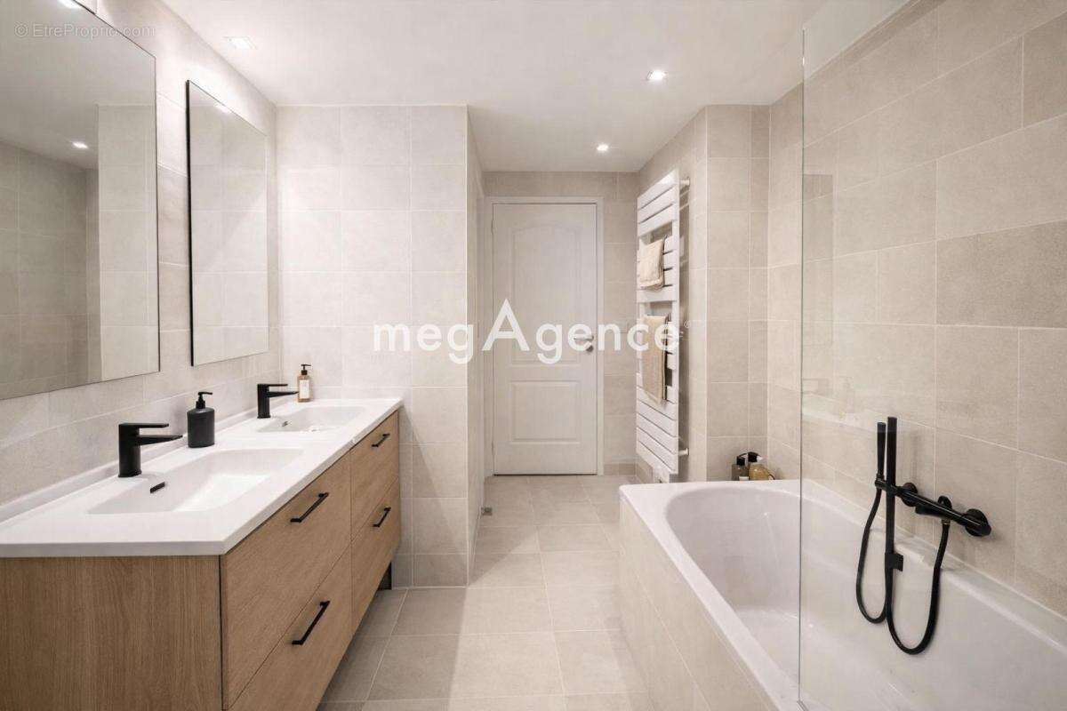 Duplex 85 m2, 3 chambres, place du Lycée - photo 6