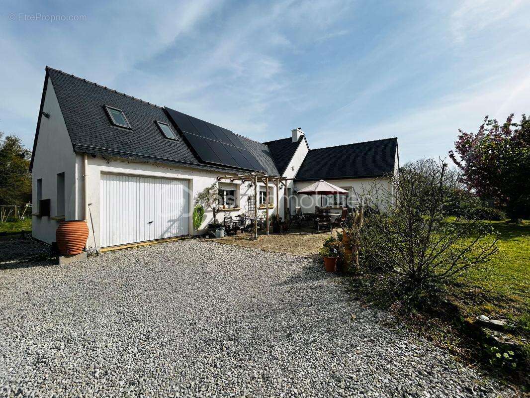 Maison à LANDELEAU
