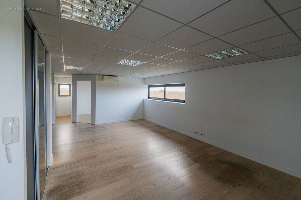 Commerce à SAINT-PHILBERT-DE-GRAND-LIEU