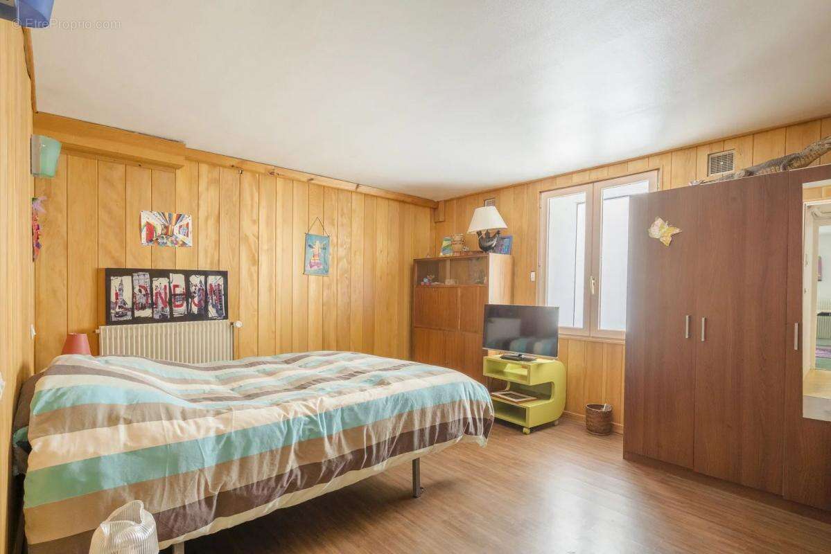 Maison à SAINT-MAUR-DES-FOSSES