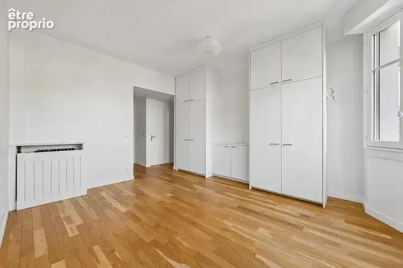 NEUILLY SAINT JAMES / LONGCHAMP: Élégant appartement familial de 158 m² sur jardin avec balcon - photo 14