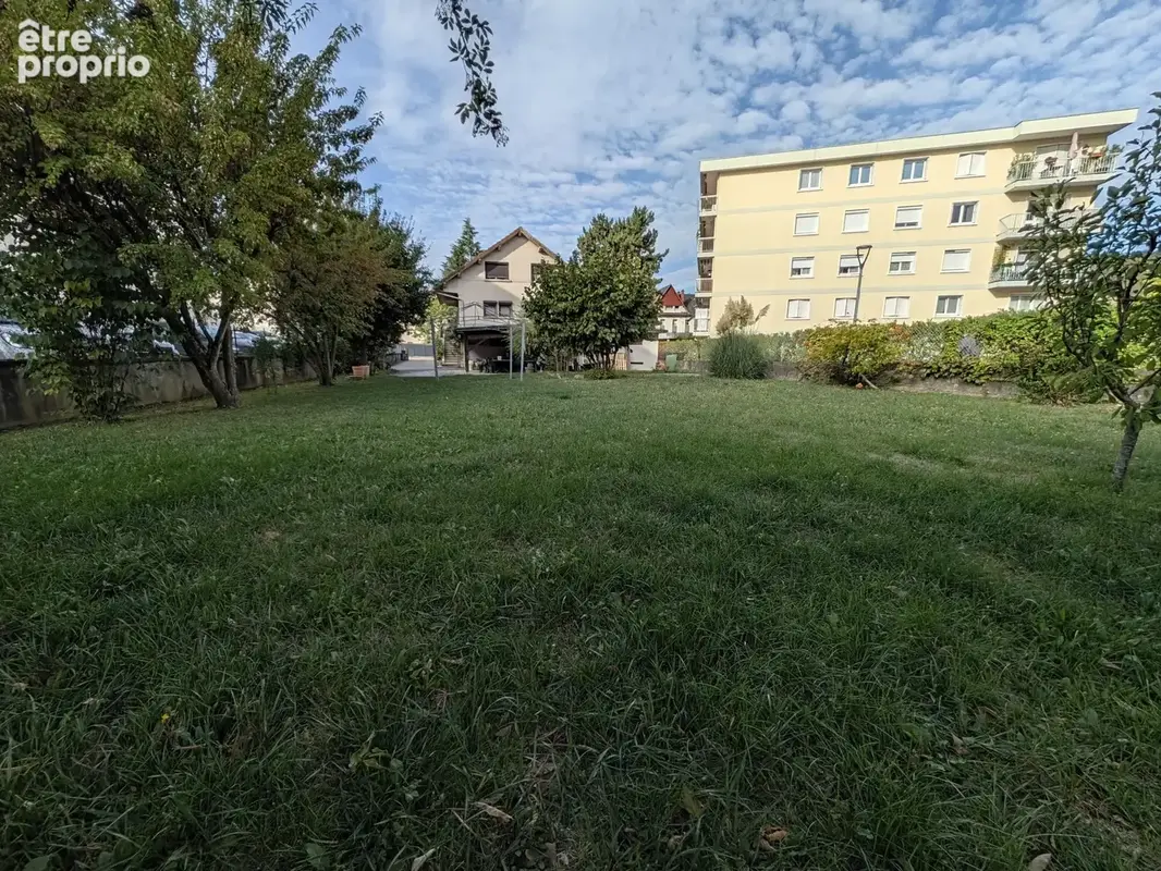 BASSENS - Maison familiale de 111m2 sur grand terrain constructible de 1039m2 - photo 2