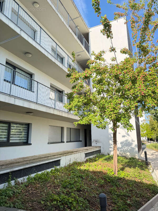 Appartement 3 pièces 64,4 m2 - Terrasse - Parkings sous-sol - photo 11