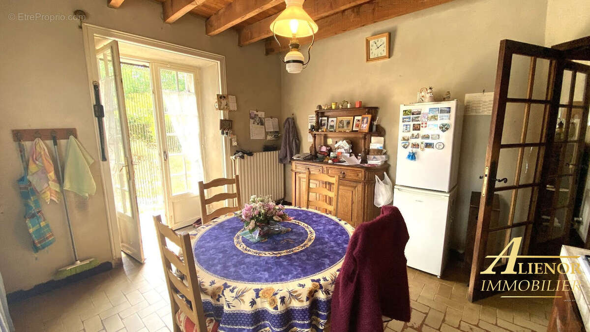 Maison à rénover avec dépendance entre Brantôme et Bourdeilles (24310) - photo 4