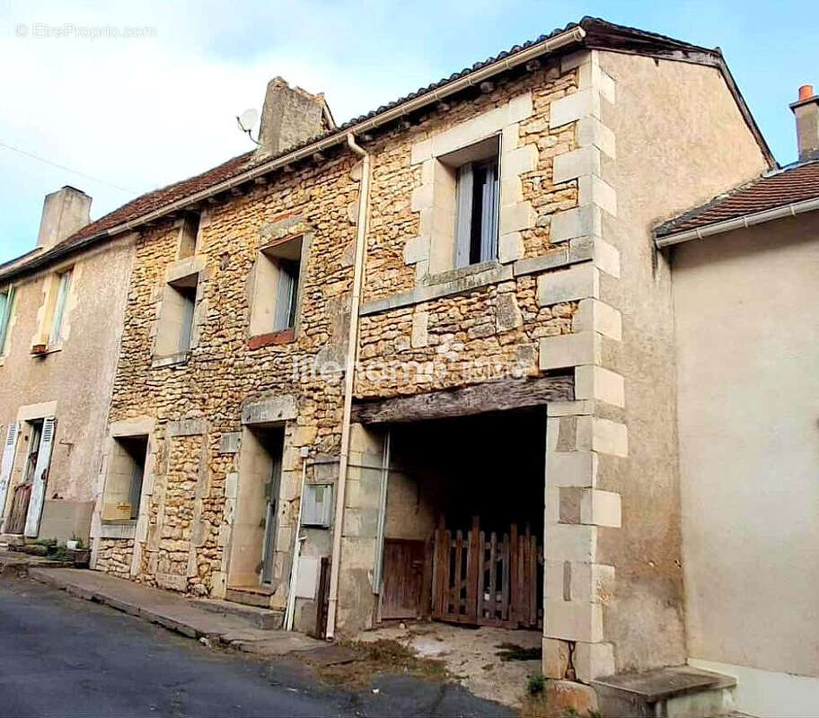 Maison à SAINT-SAVIN
