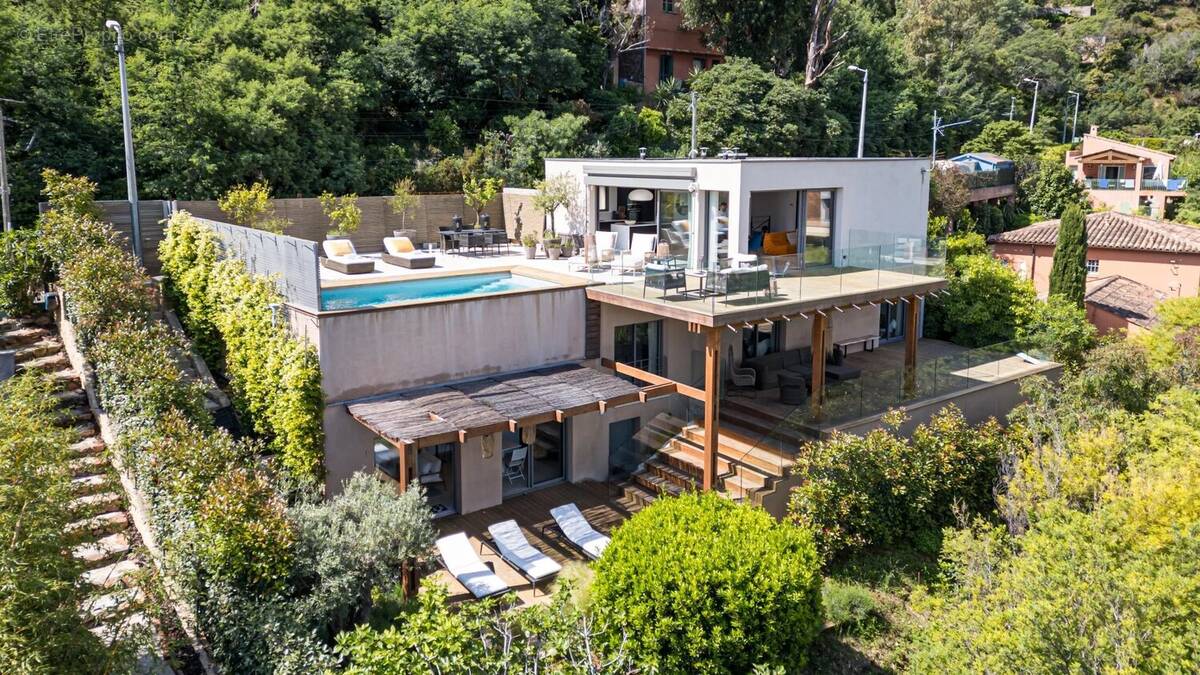 Maison à THEOULE-SUR-MER