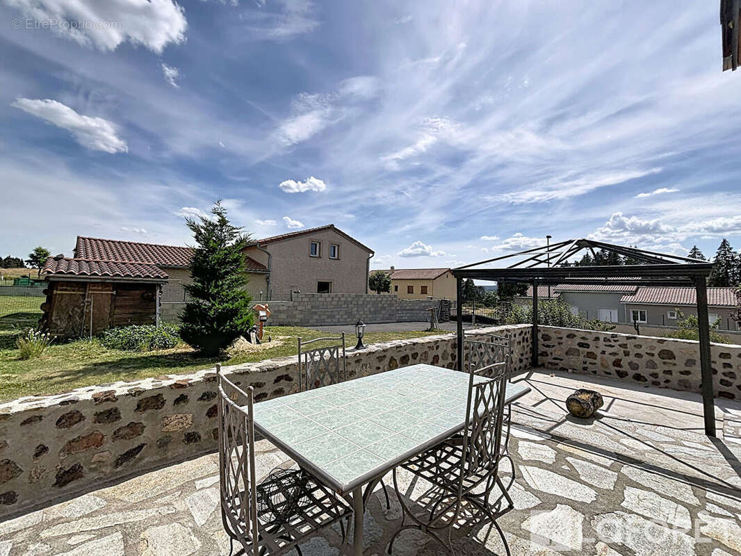 Maison Monlet 4 pièce(s) 117 m2 - photo 3