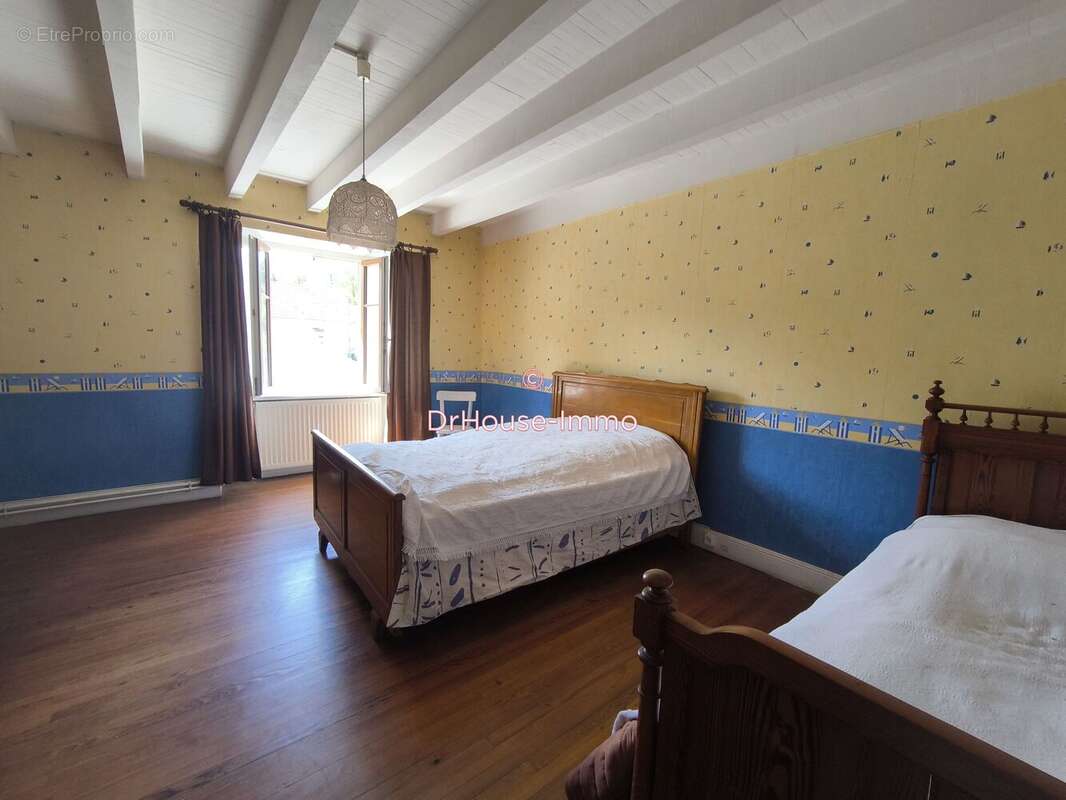 Maison 165 m² à Soye  - photo 6