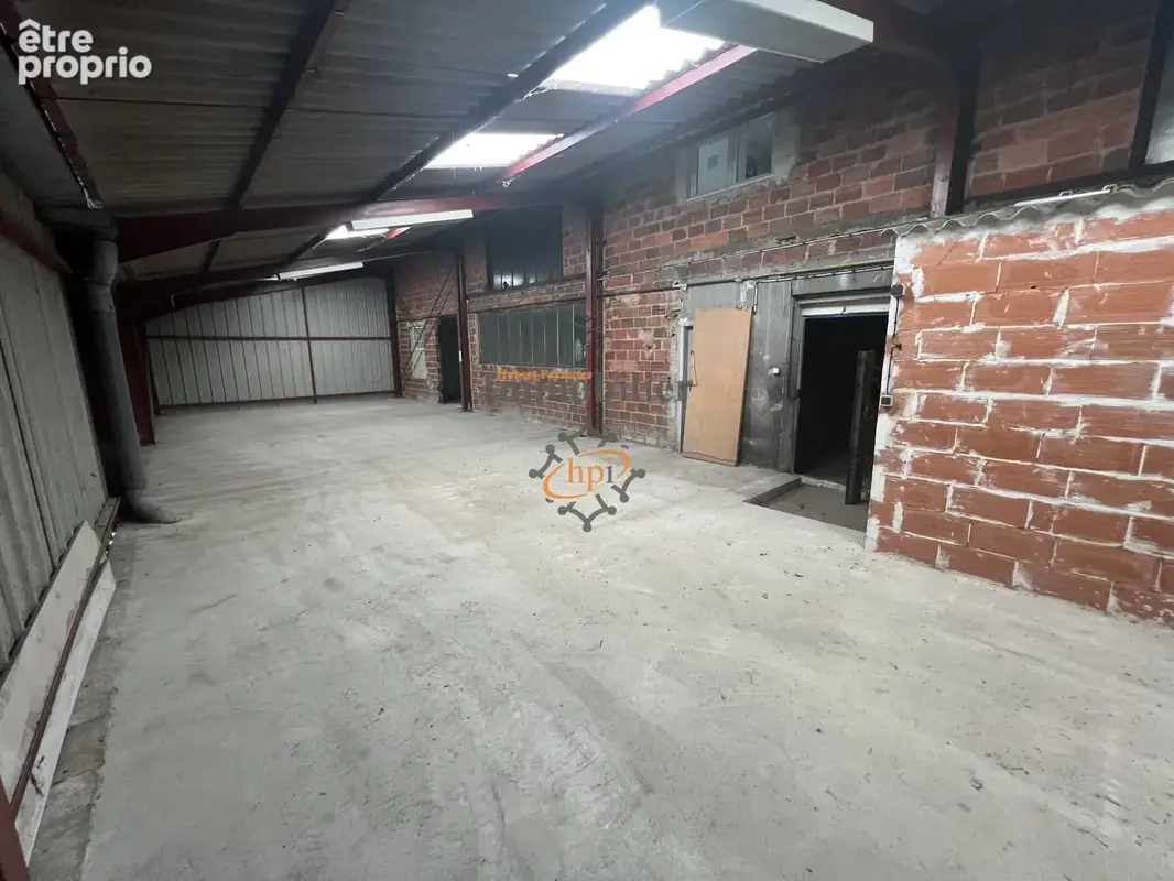 Vente deux locaux commerciaux, dépôt, 12 garages et parking sur 974 m2 de terrain Saint Affrique - photo 10