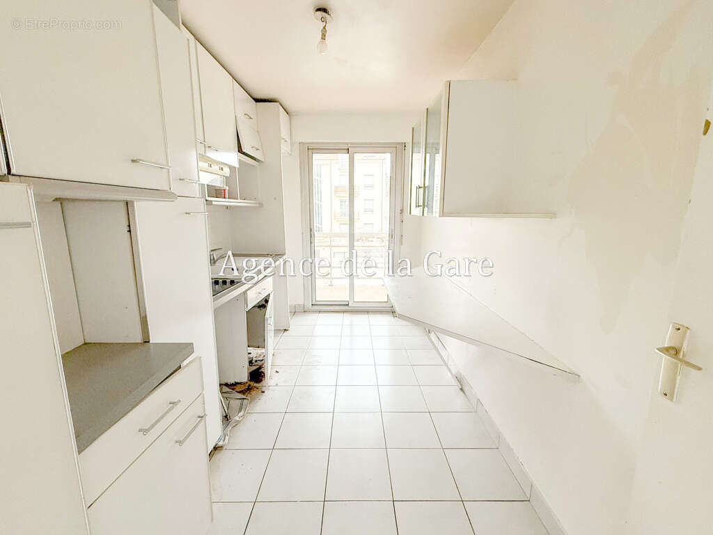 Appartement à SARTROUVILLE