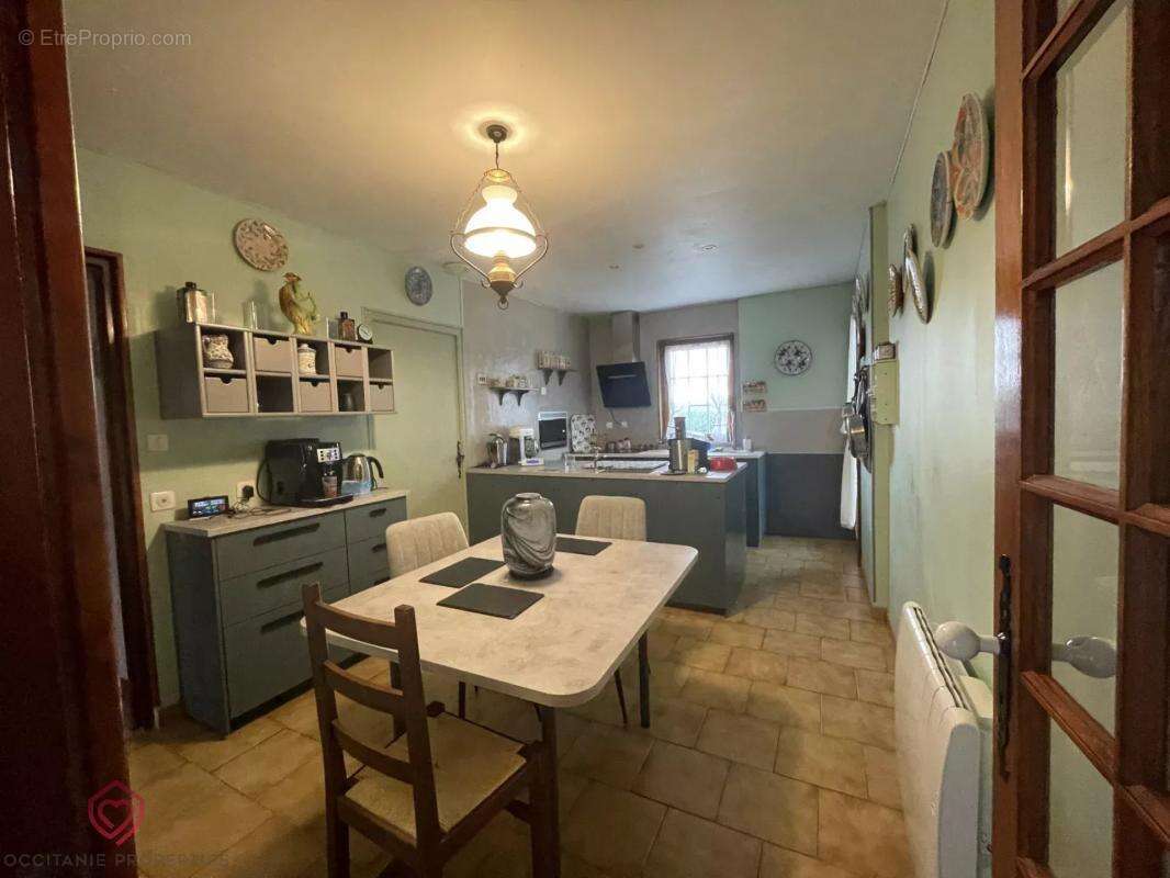 Maison à MONTBRUN-BOCAGE