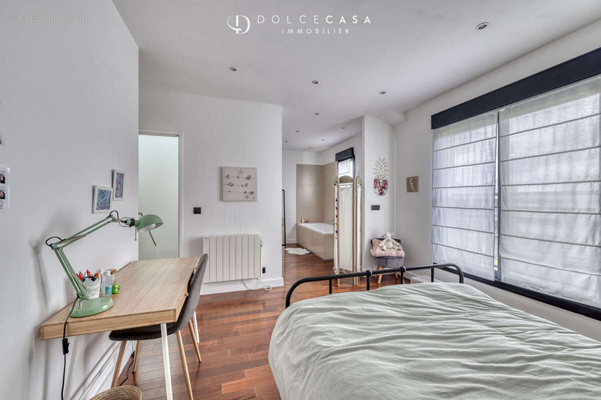 Maison à BRY-SUR-MARNE