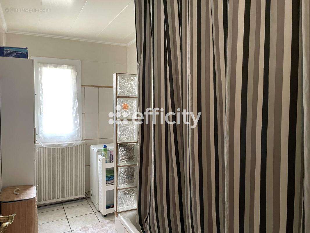 Maison à SAINTE-GENEVIEVE