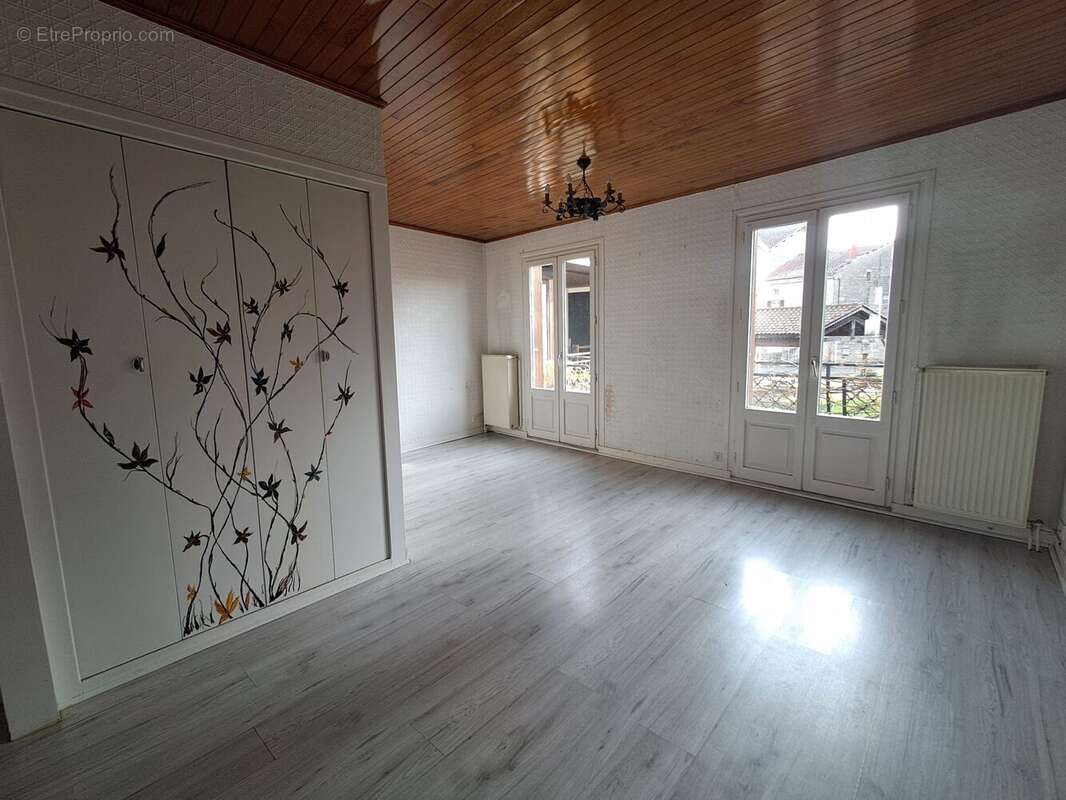 Maison à USSON-EN-FOREZ