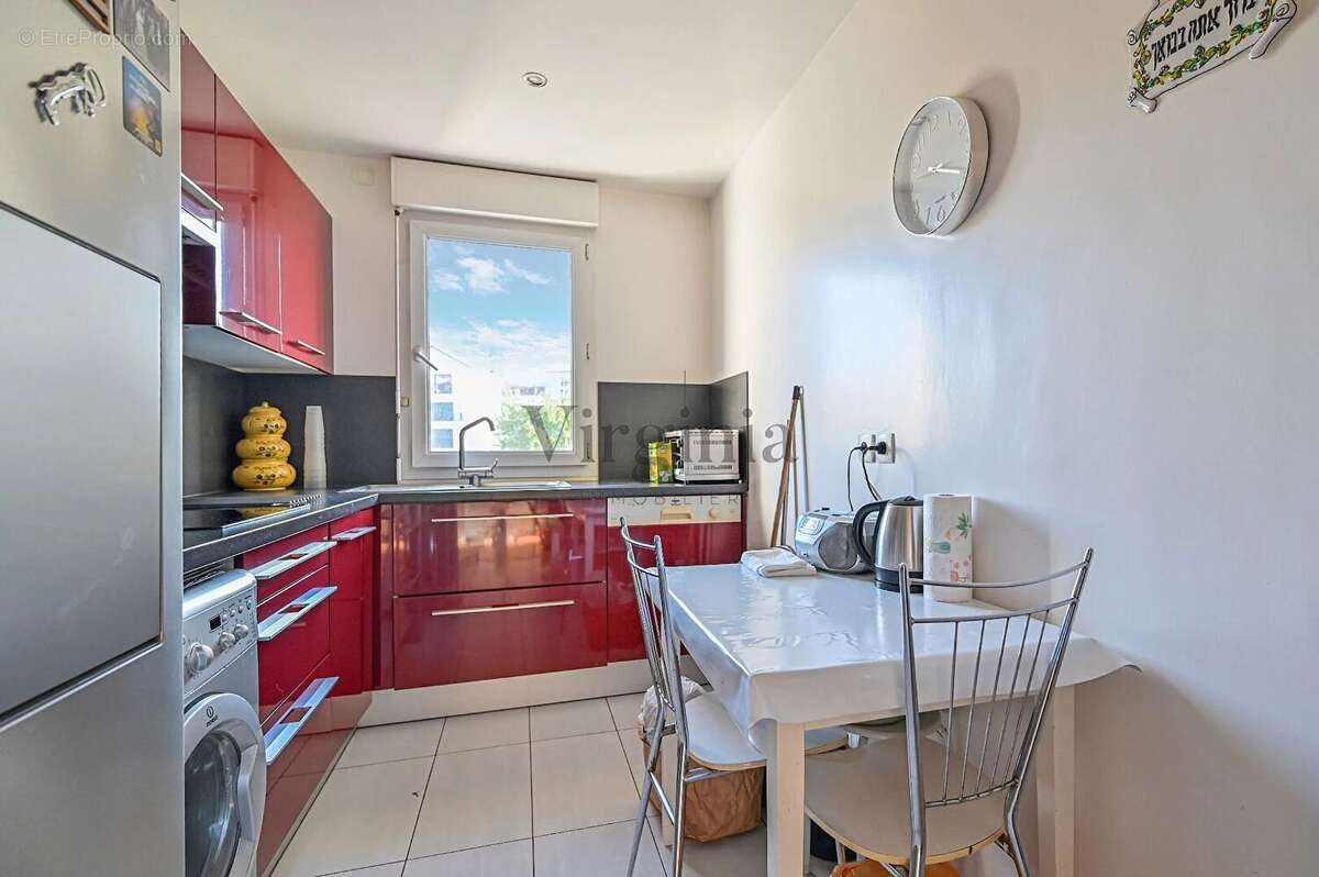 Appartement à CHARENTON-LE-PONT