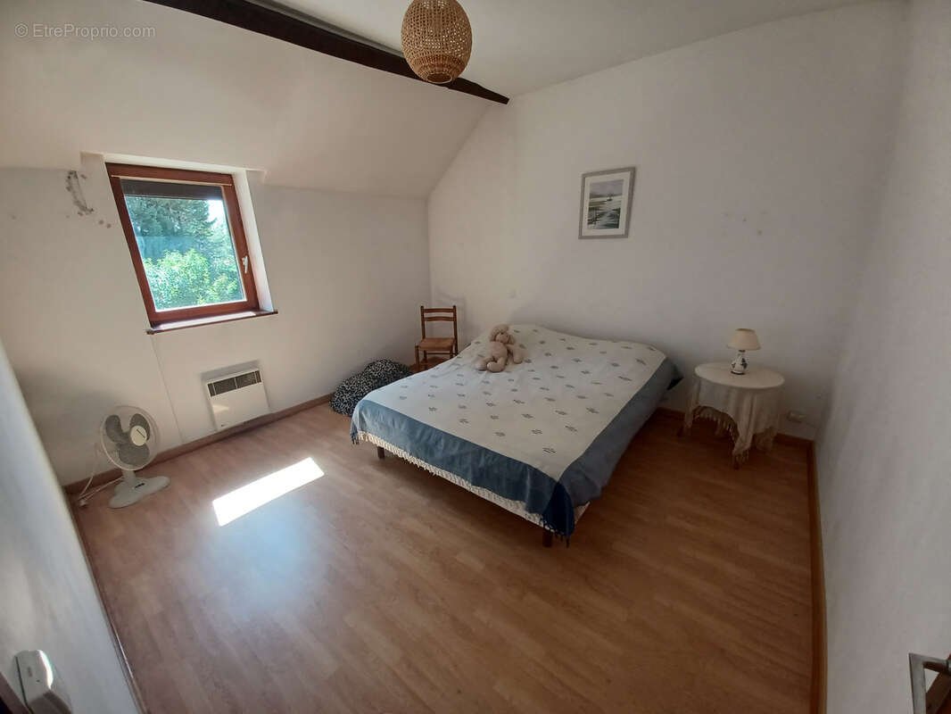 Situé à 35 min de BOURGES (18),  16 Min AVORD . Ensemble immobilier composé de deux maisons et isolé de voisin - photo 12