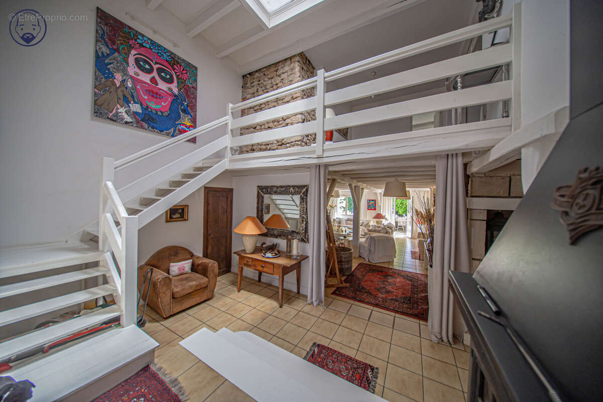 Coup de cœur ! Maison de charme avec terrasse, grand jardin et dépendance - photo 5