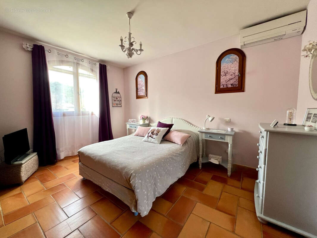 Maison à NANS-LES-PINS