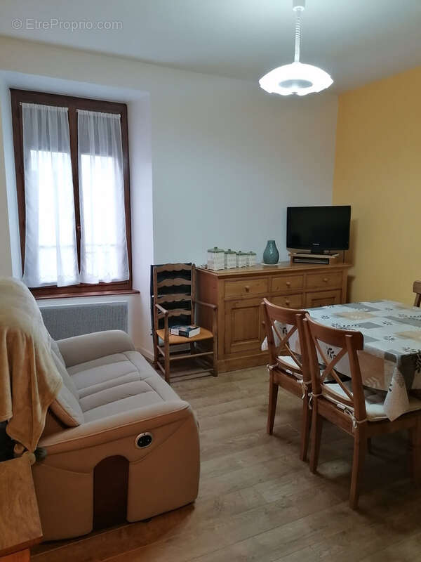 Appartement à RIOM-ES-MONTAGNES