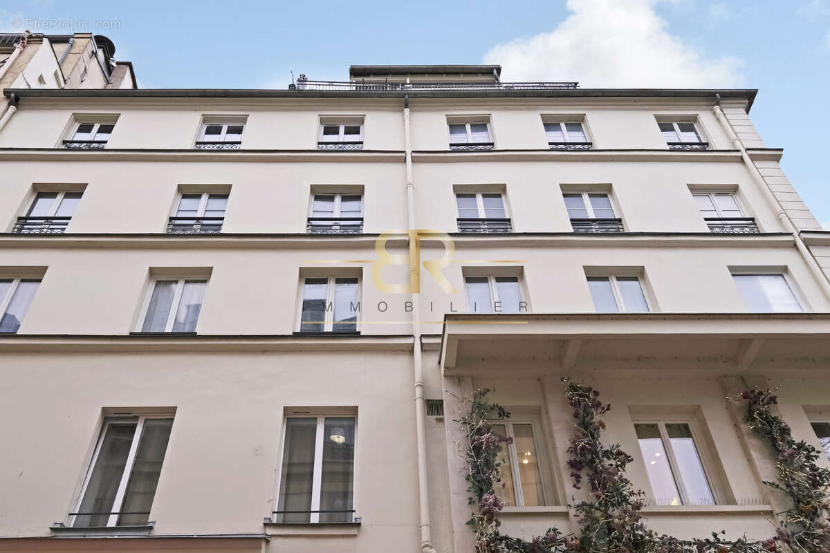 Appartement à PARIS-10E