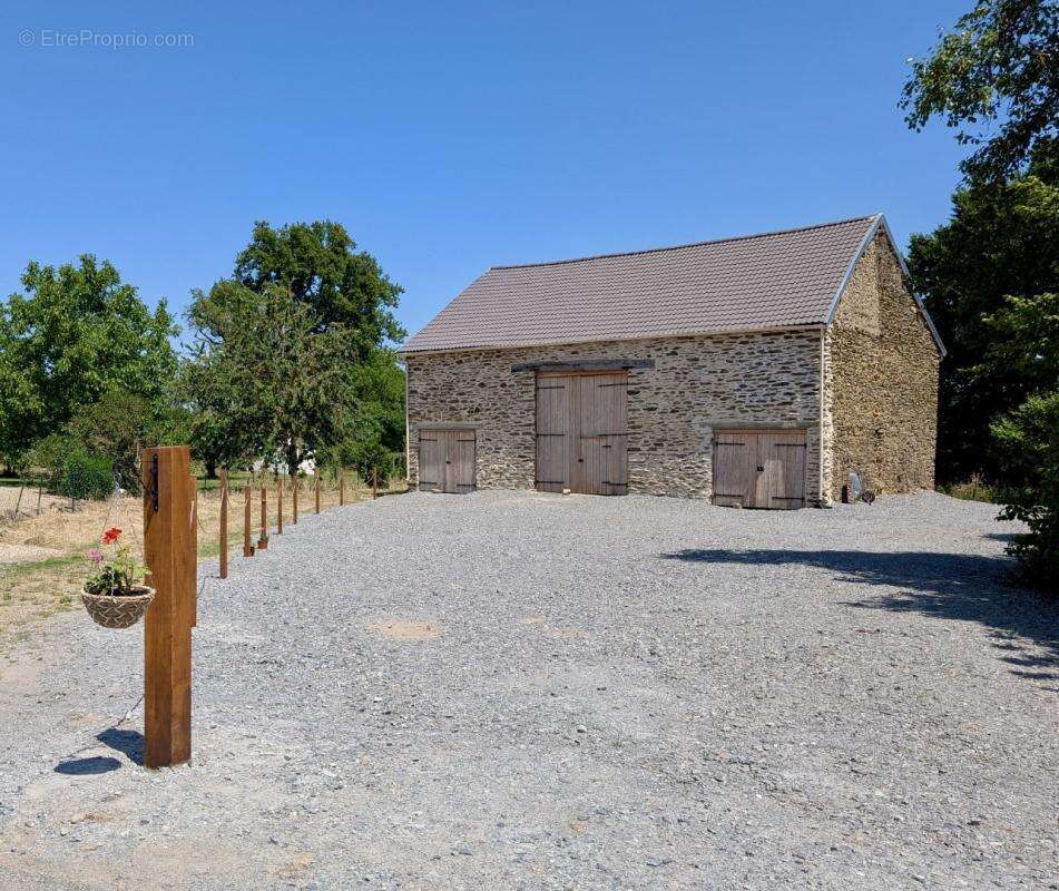 Maison à PARNAC