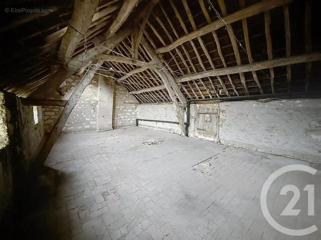 Maison à MELZ-SUR-SEINE