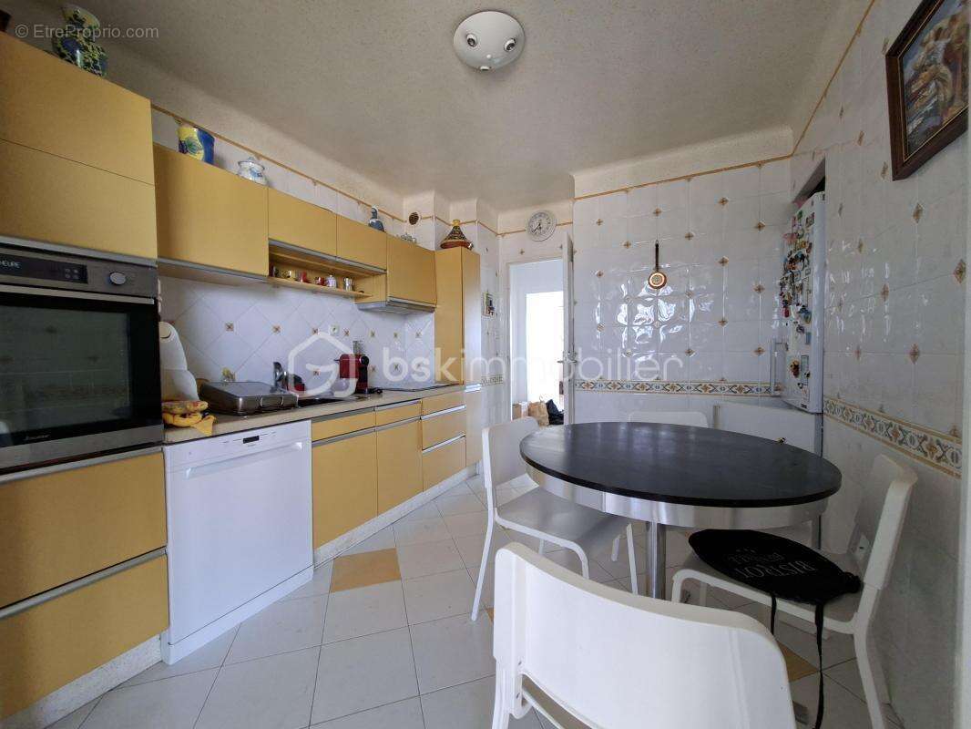 Rare VUE Féérique sur la Mer et la Ville,  appartement T4 en excellent état - photo 14