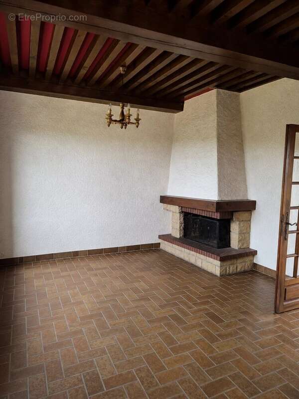 Maison de plain pied avec sous sol semi enterré - photo 3