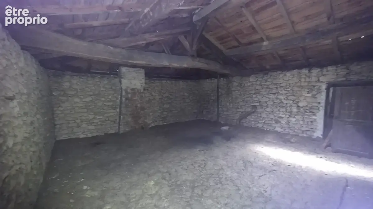À 7 min de sauveterre de guyenne - maison en pierre à rénover - photo 13