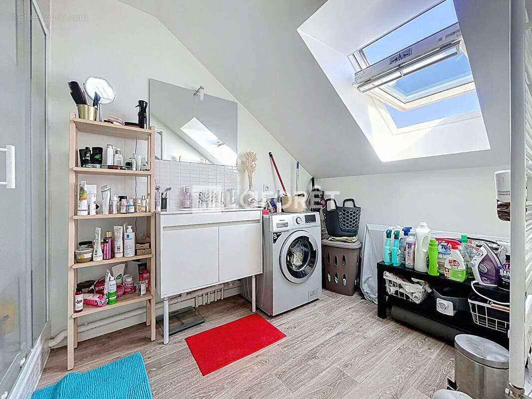 Appartement à CHILLY-MAZARIN