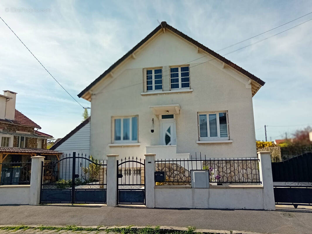 Maison à CONFLANS-SAINTE-HONORINE