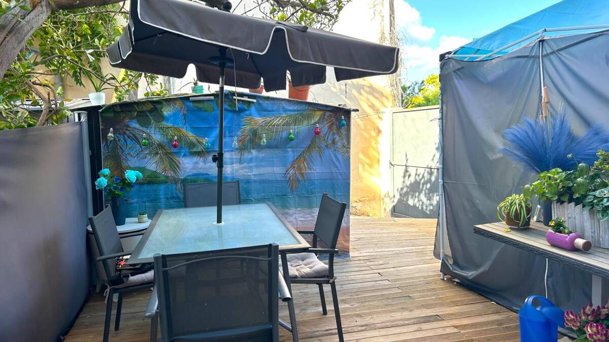 Appartement à SAINT-CYR-SUR-MER