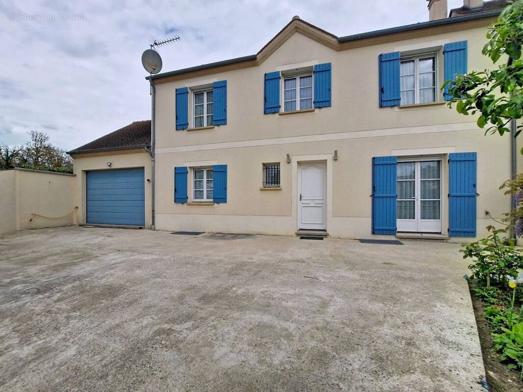 Maison à MARINES