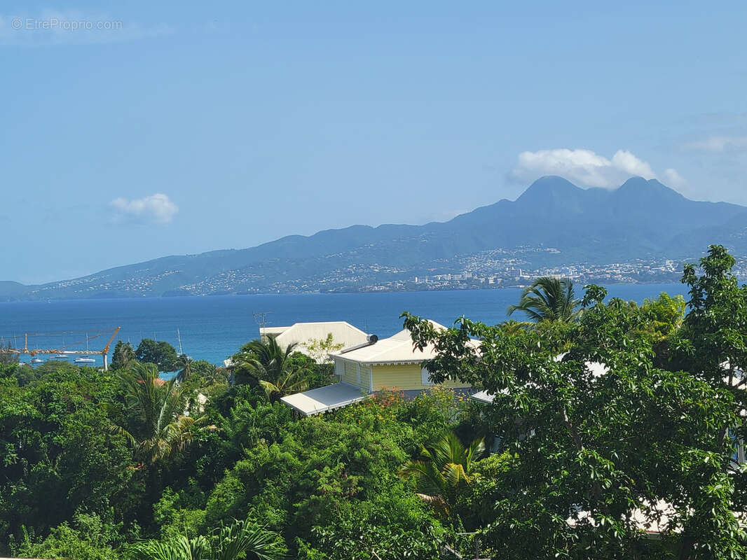 Maison à LES TROIS-ILETS