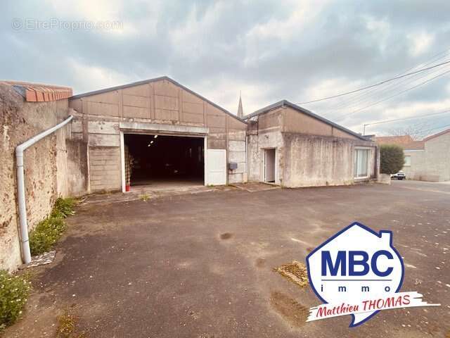 Bâtiment / Usine réhabilitable de 407 m² - photo 2