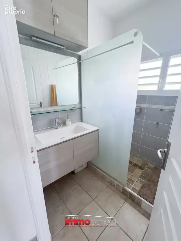 Saint François Résidence Crystal Beach T3 meublé de 74m2 Piscine Bord de mer - photo 15