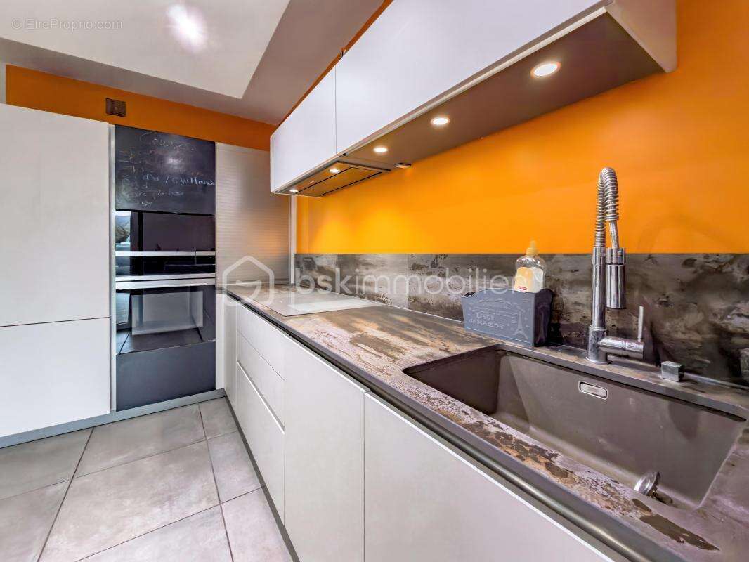 Une maison familiale d'exception, prête à accueillir vos plus beaux projets - photo 3