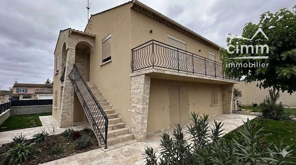 Appartement à L'ISLE-SUR-LA-SORGUE