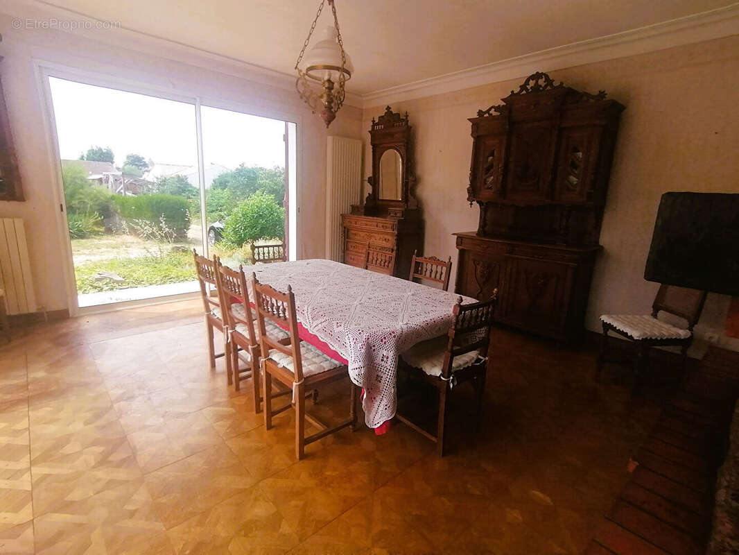 Maison à COMMEQUIERS