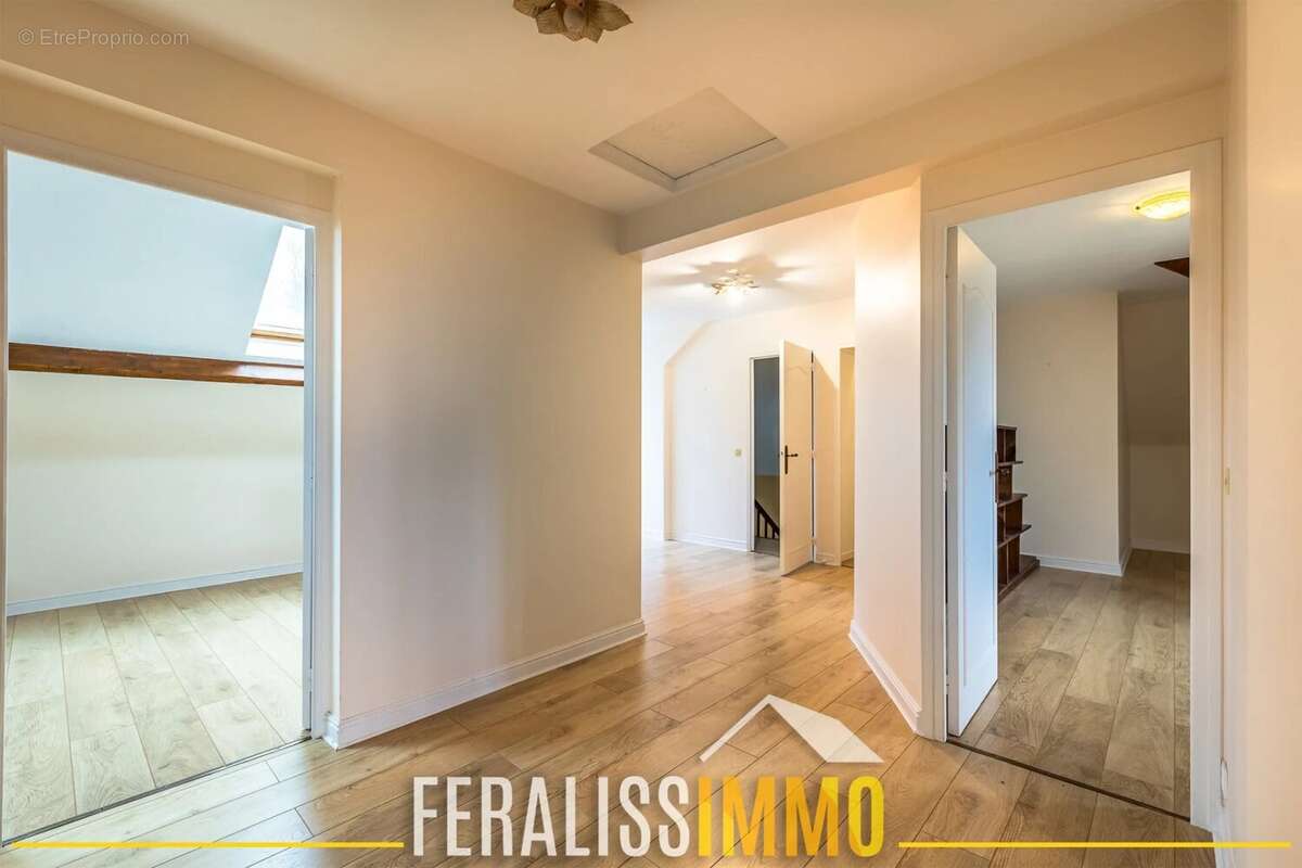 Maison à VAUX-SUR-SEINE