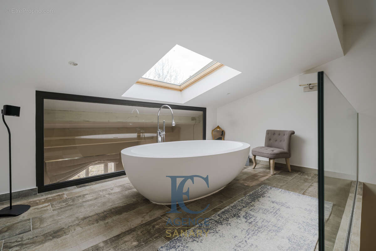 Maison à LE CASTELLET