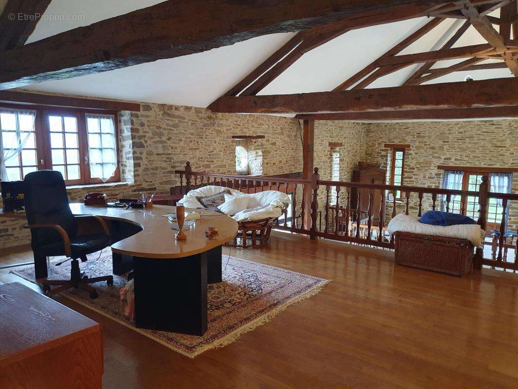 Maison à SAINT-YRIEIX-LA-PERCHE