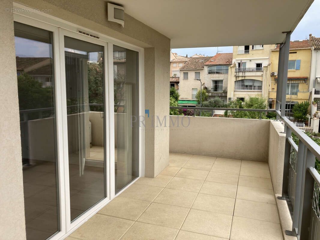 Appartement à PUGET-SUR-ARGENS