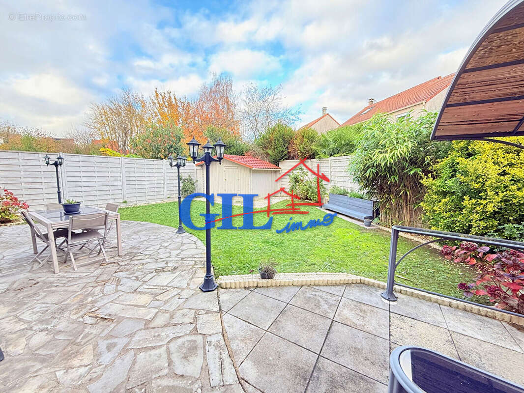 Maison à SAVIGNY-LE-TEMPLE