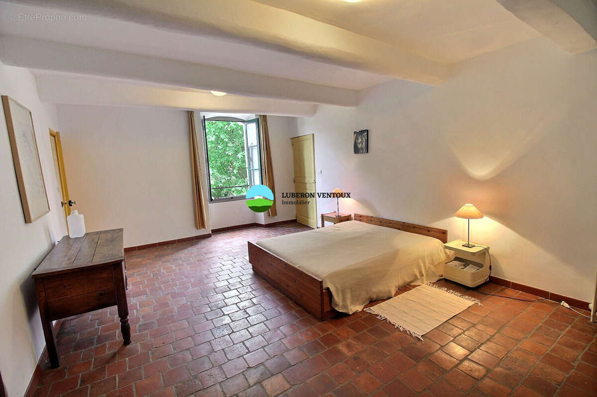 Maison à MORNAS